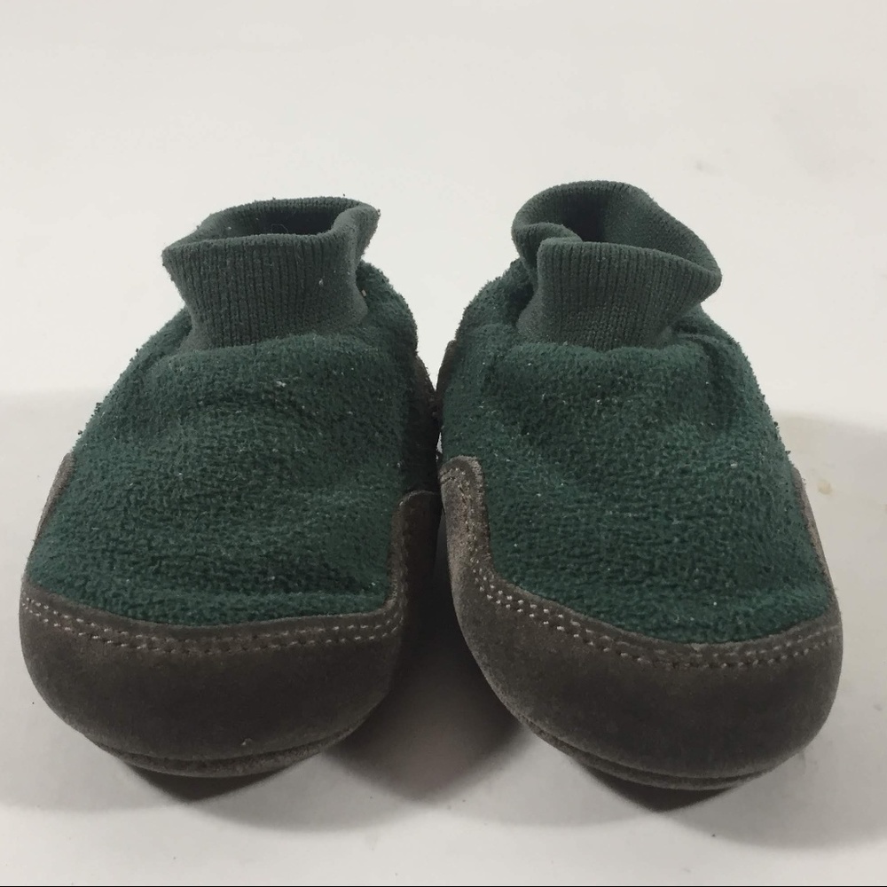 L.L. Beam Green Baby Shoes Size 3-4.